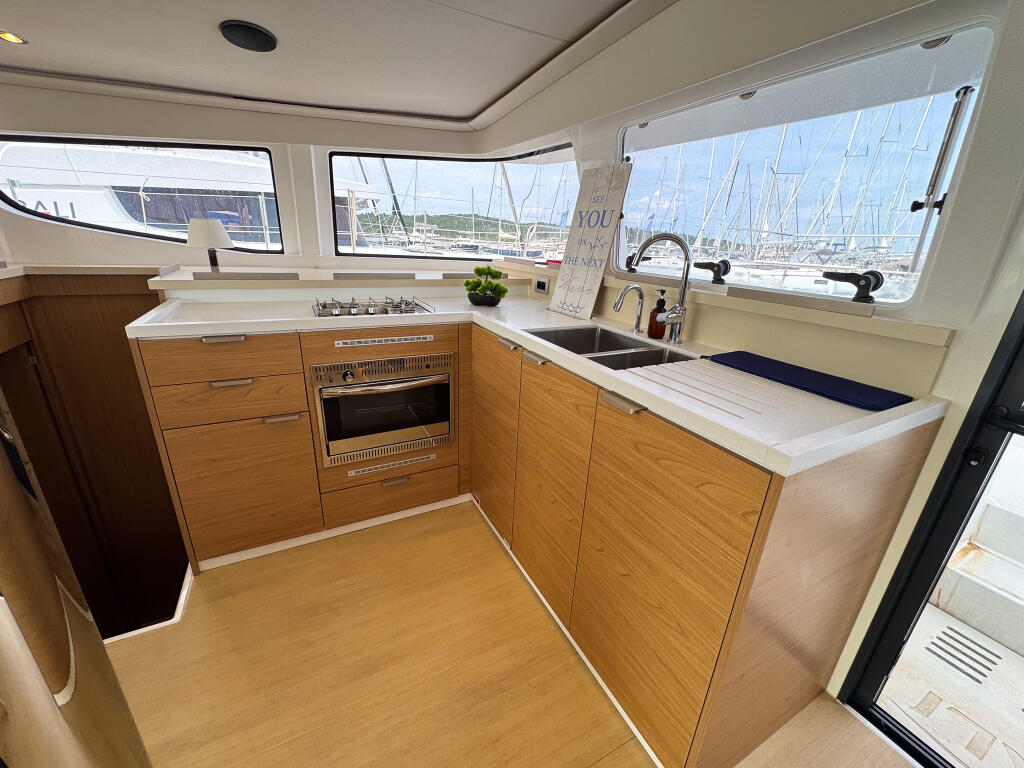 Catamaran 
