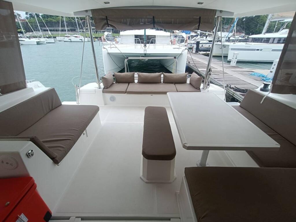 Catamaran 