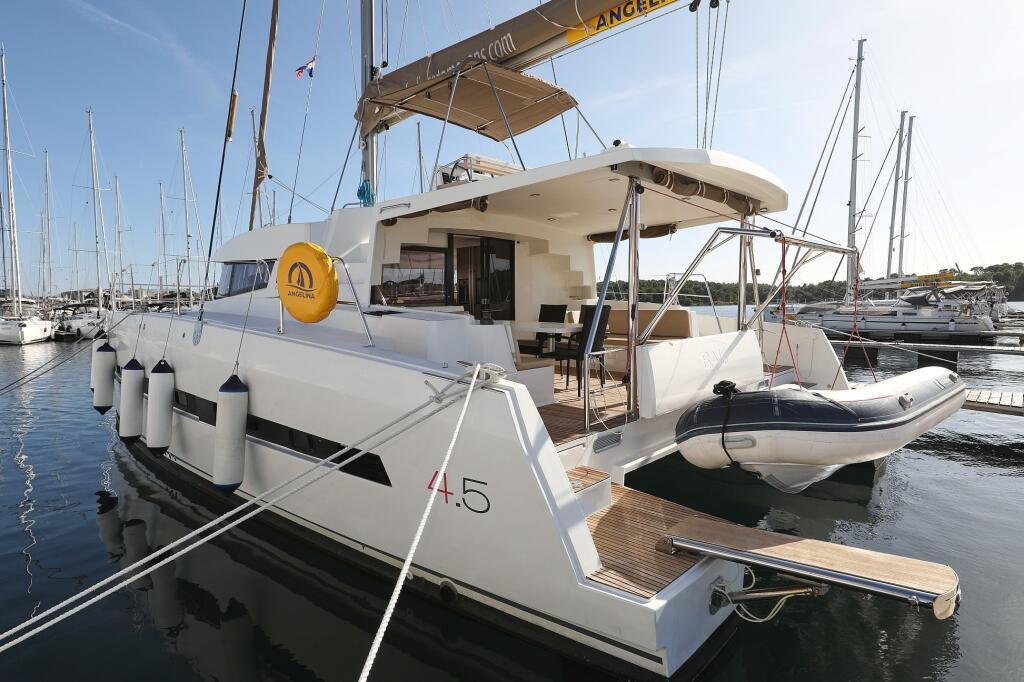 Catamaran 