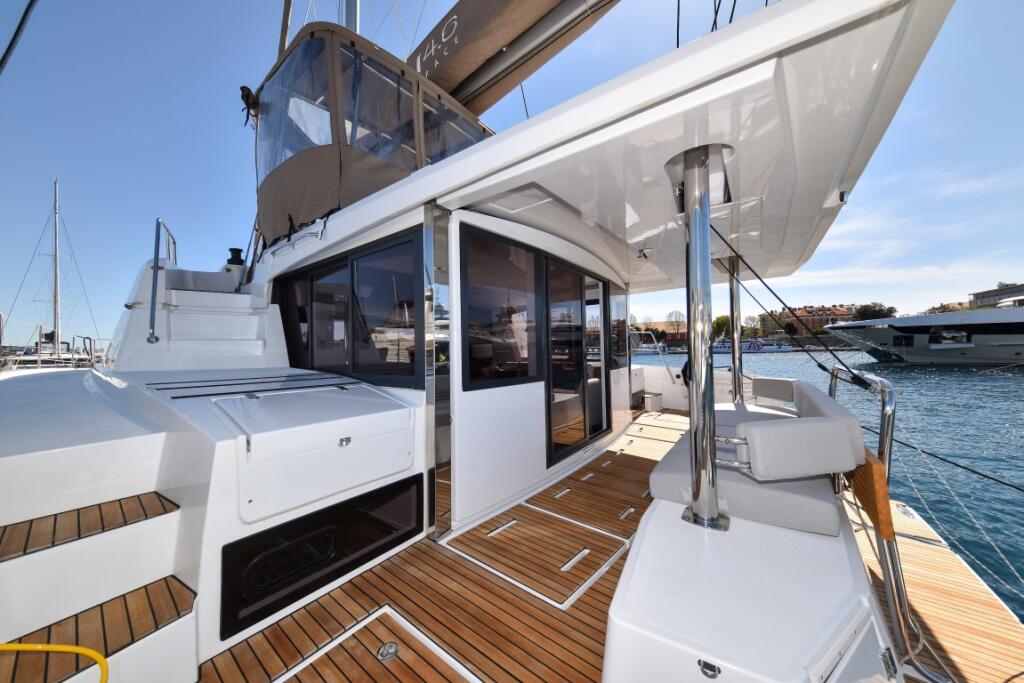 Catamaran 