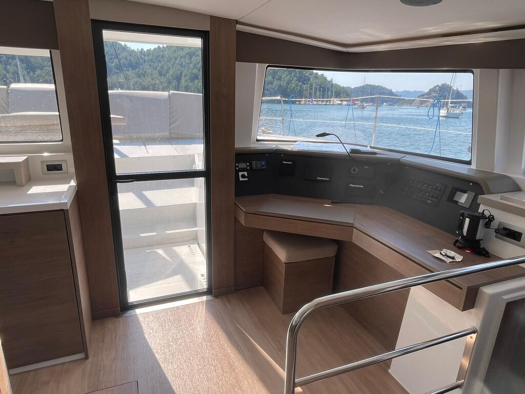 Catamaran 