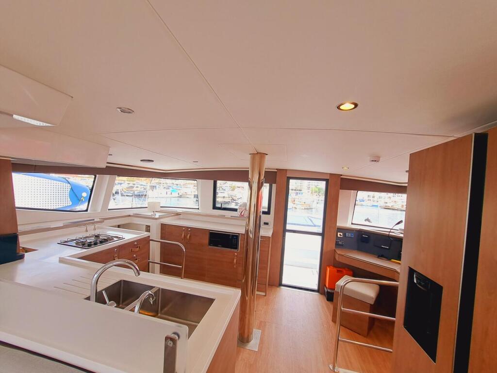 Catamaran 