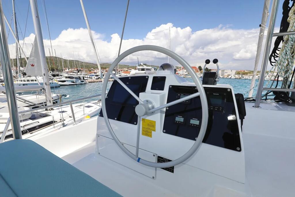 Catamaran 