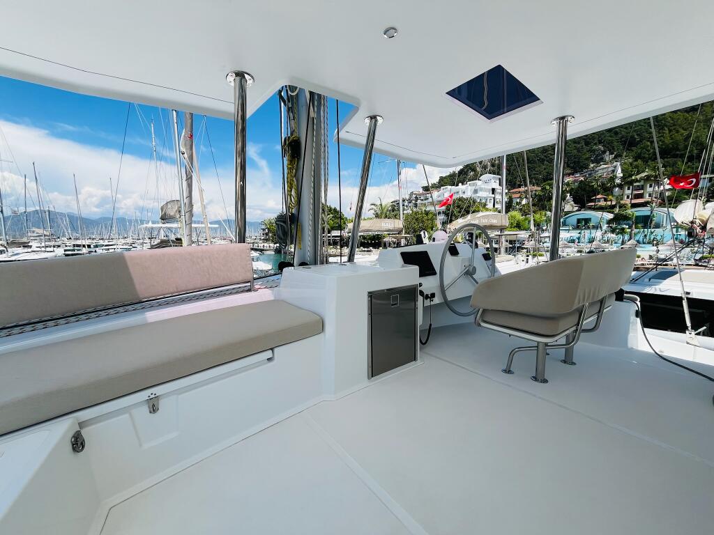 Catamaran 