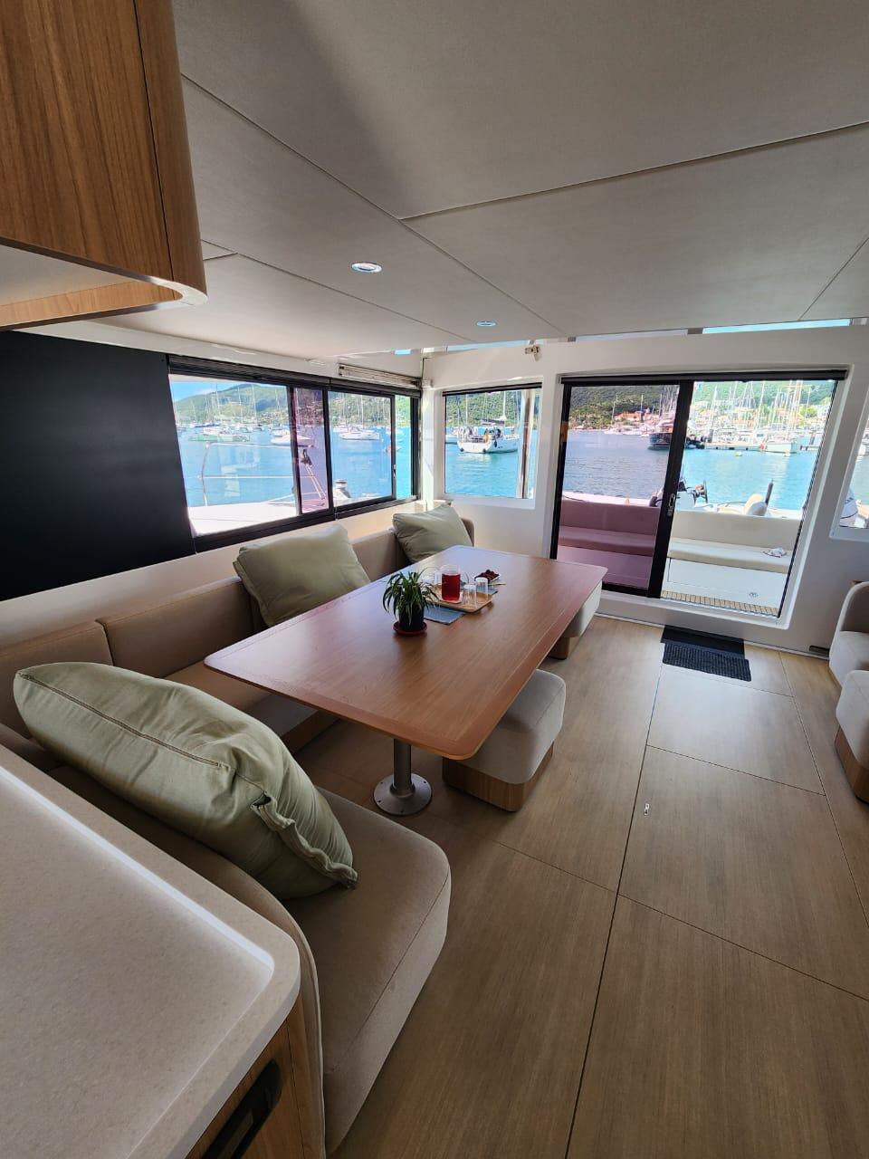 Catamaran 