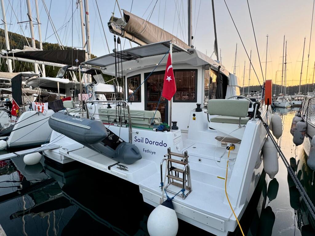 Catamaran 