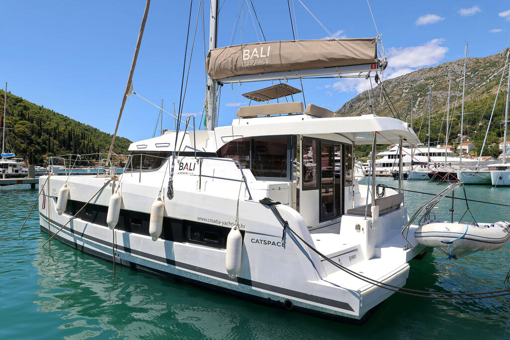 Catamaran 