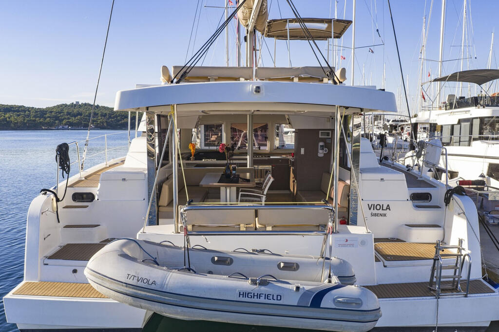 Catamaran 