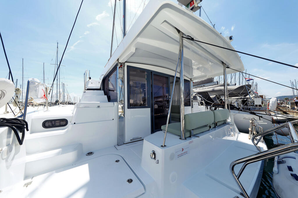 Catamaran 