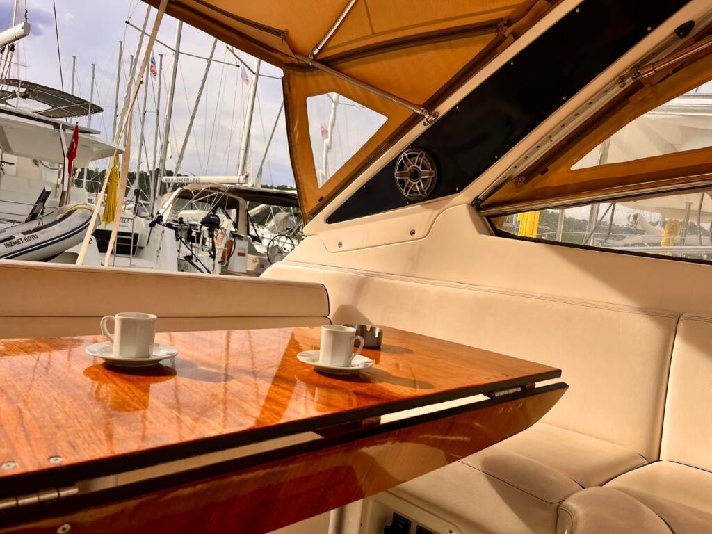 Motoryacht 
