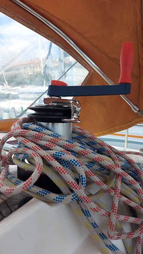 Sailing yacht 