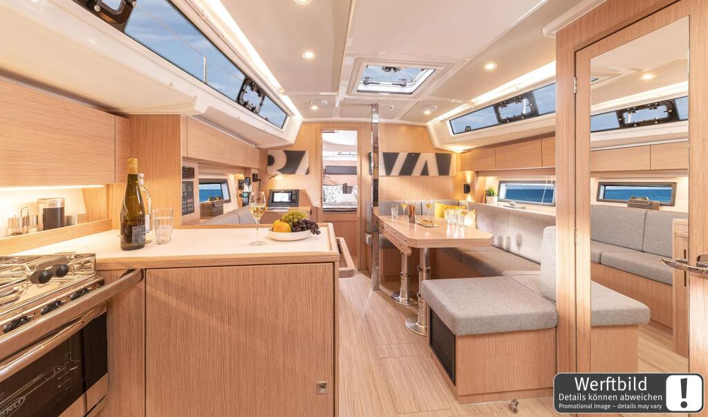 Sailing yacht 