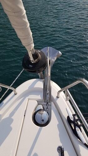 Sailing yacht 