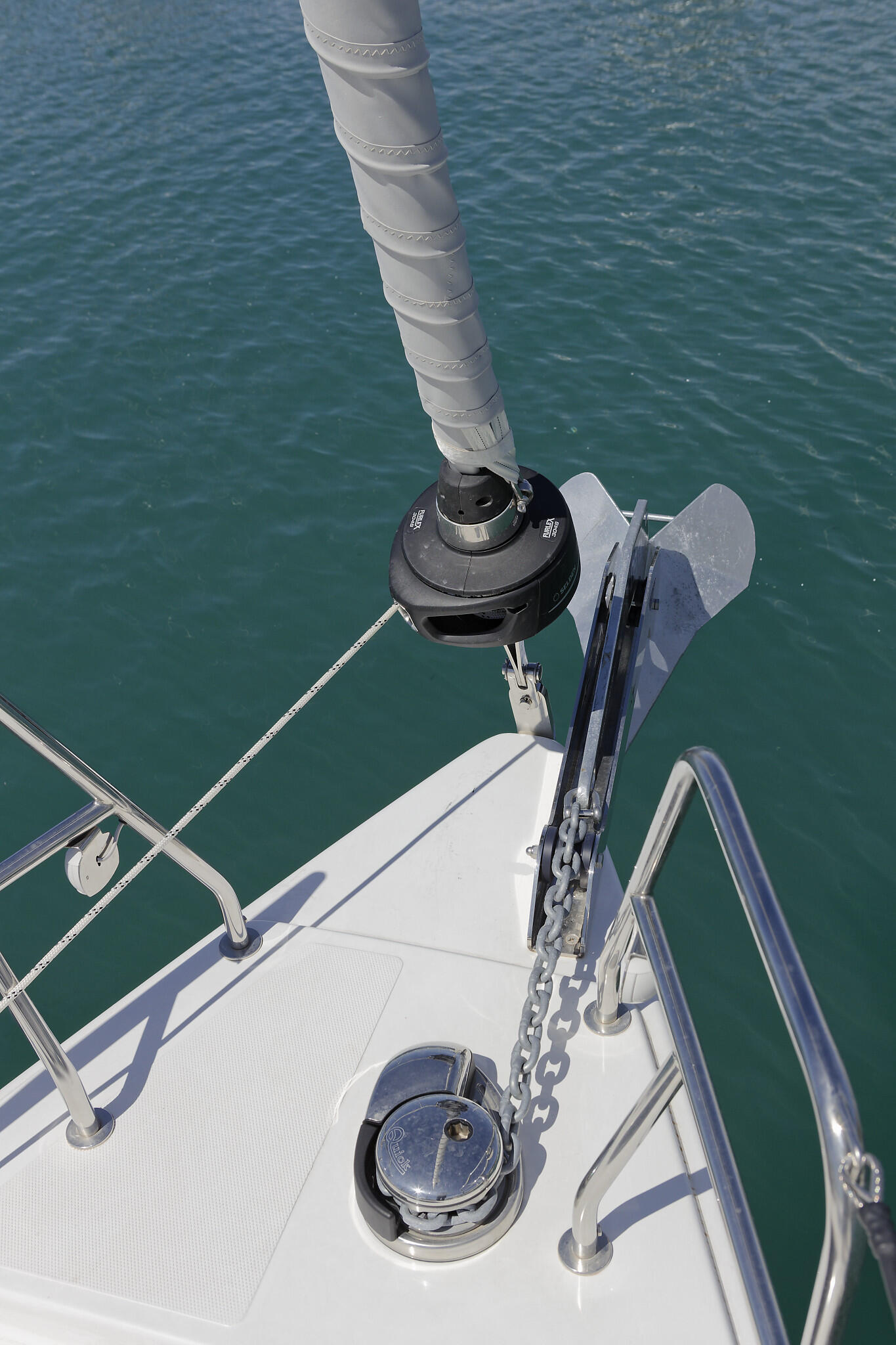 Sailing yacht 