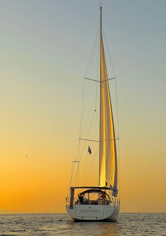 Sailing yacht 