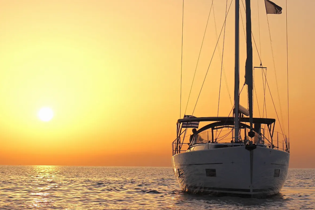 Sailing yacht 