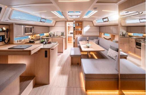 Sailing yacht 