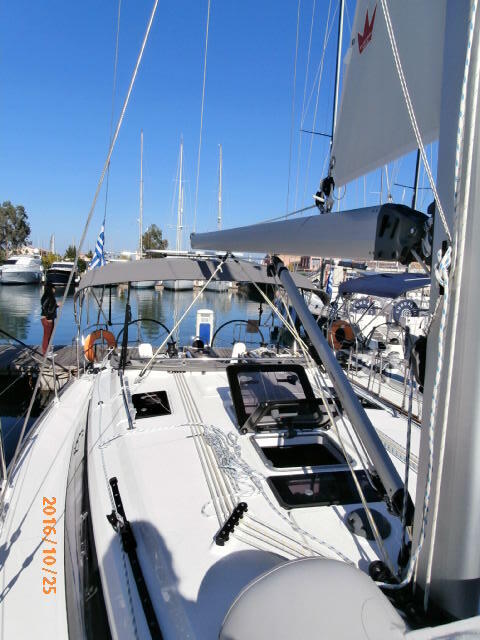 Sailing yacht 