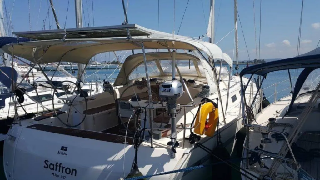 Sailing yacht 