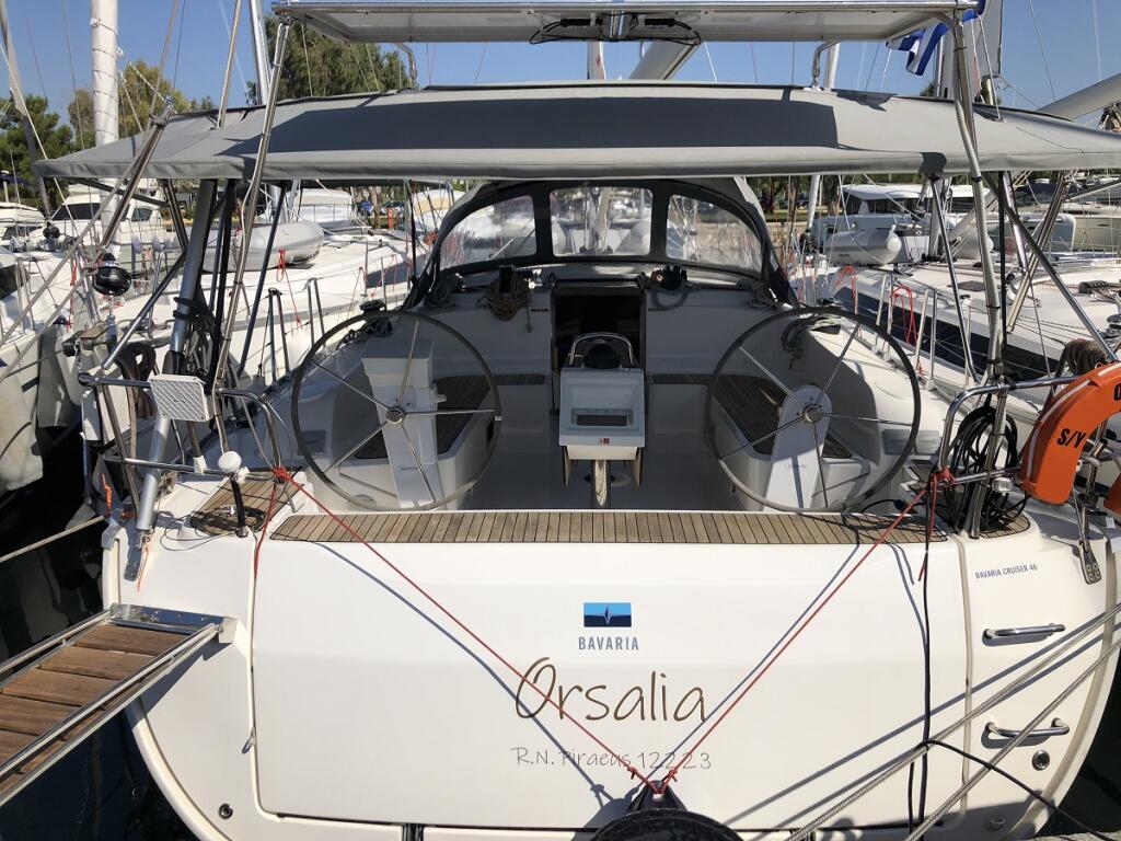 Sailing yacht 