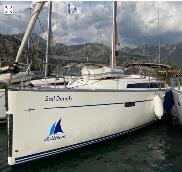 Sailing yacht 