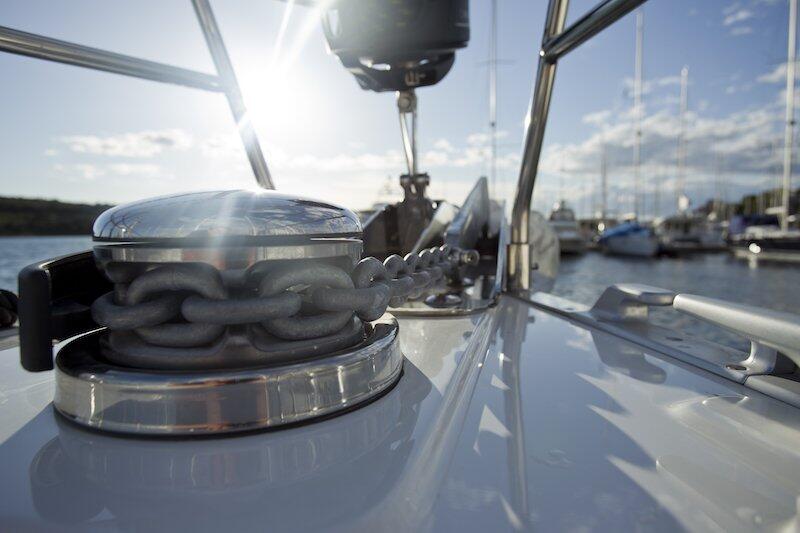 Sailing yacht 