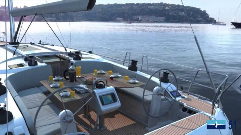 Sailing yacht 