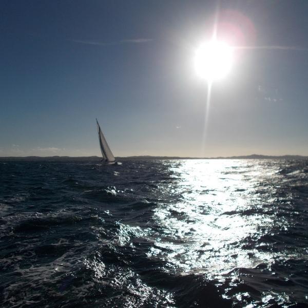 Sailing yacht 