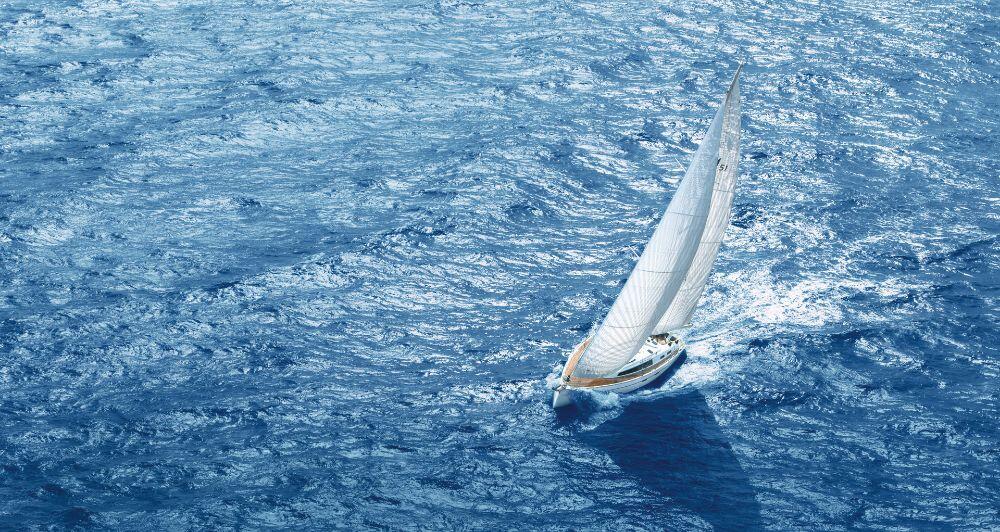 Sailing yacht 