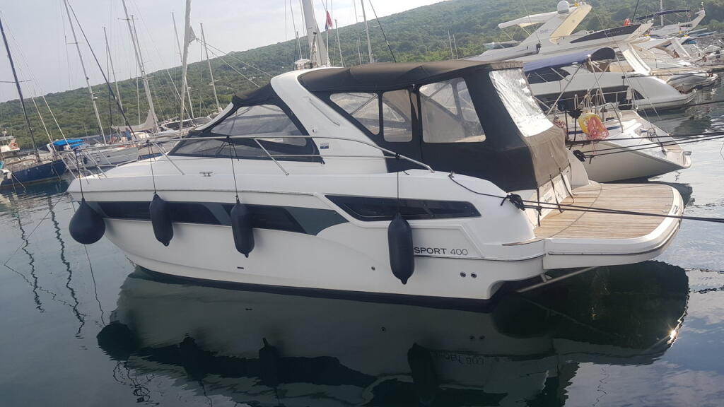 Motoryacht 