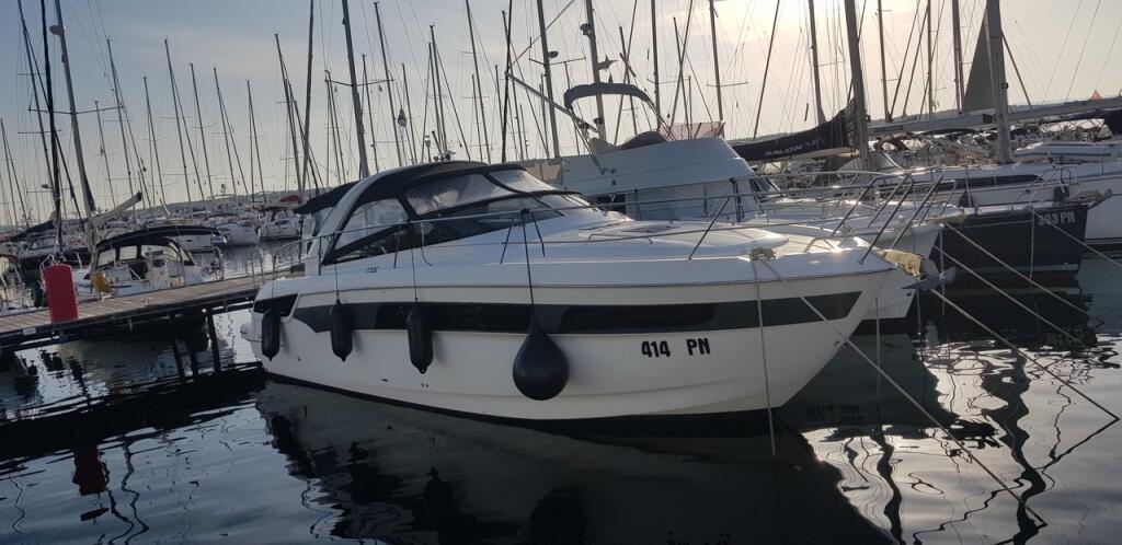 Motoryacht 