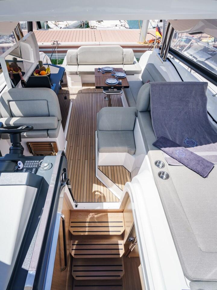 Motoryacht 
