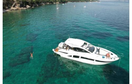 Motoryacht 