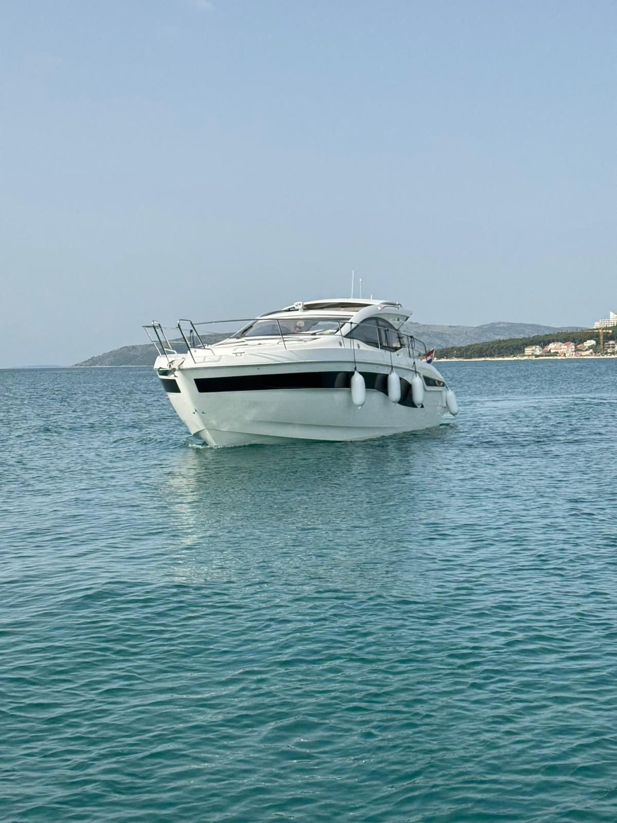 Motoryacht 