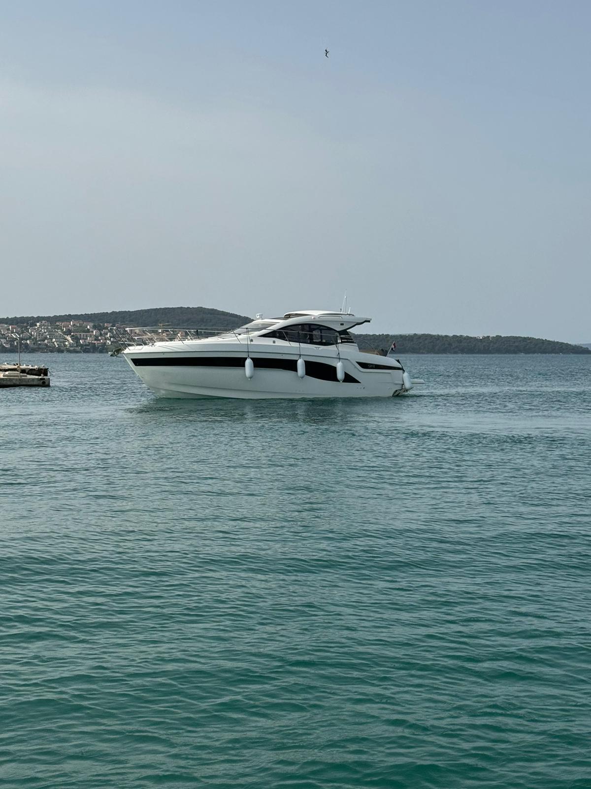 Motoryacht 