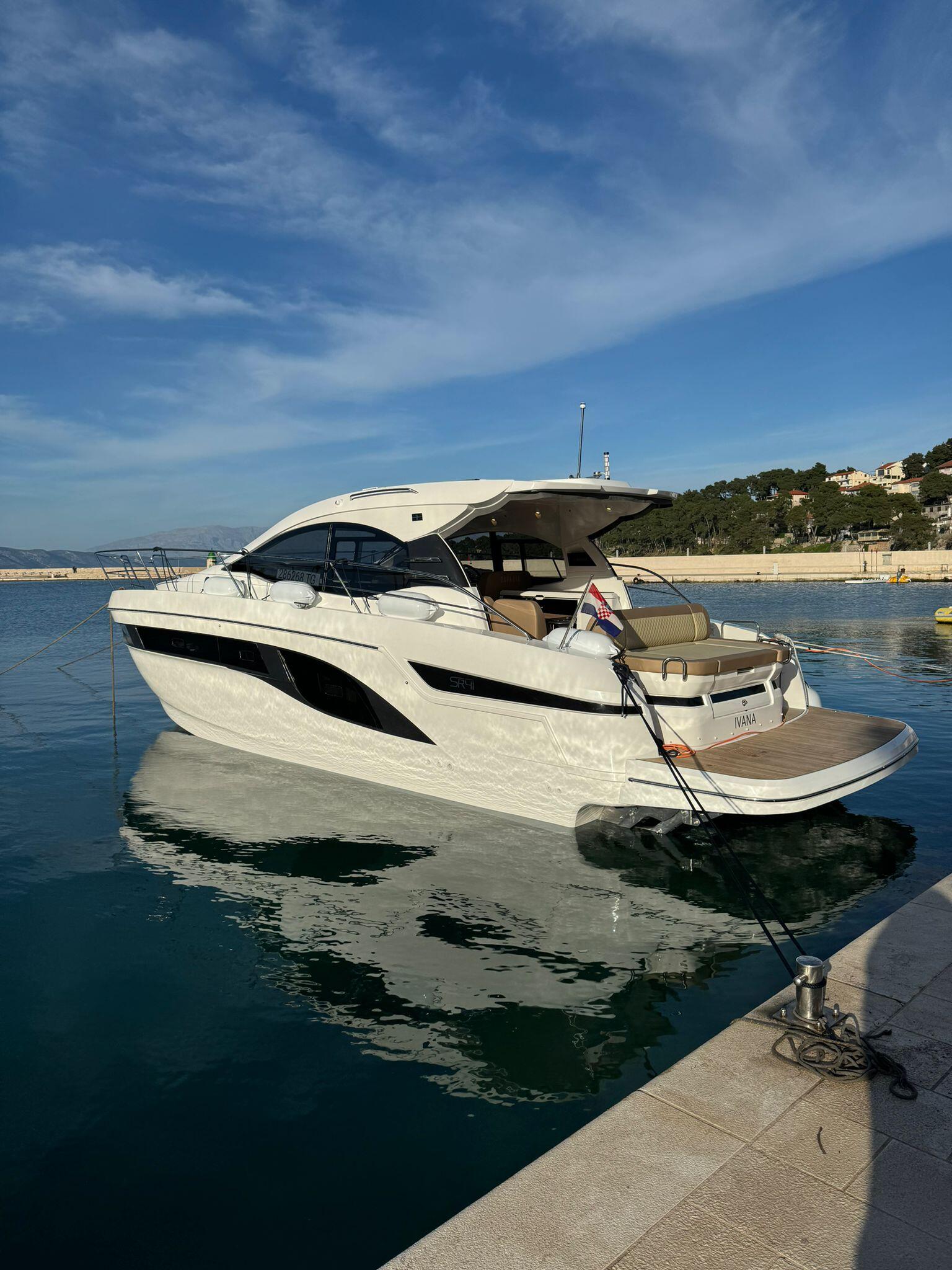 Motoryacht 