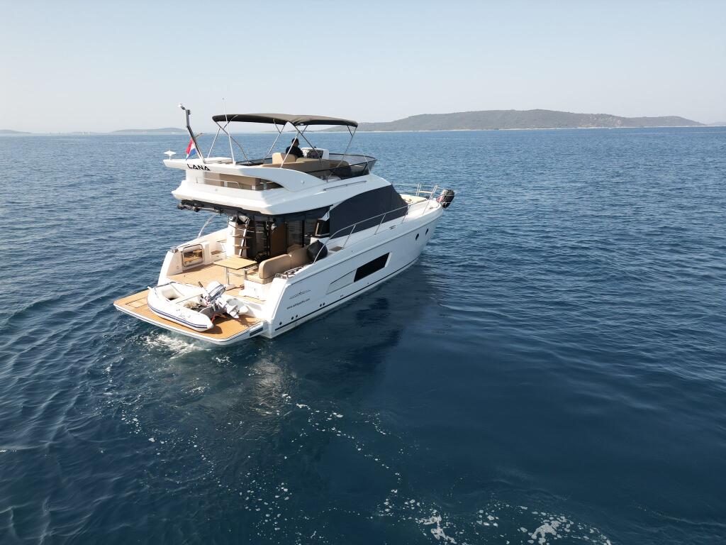 Motoryacht 