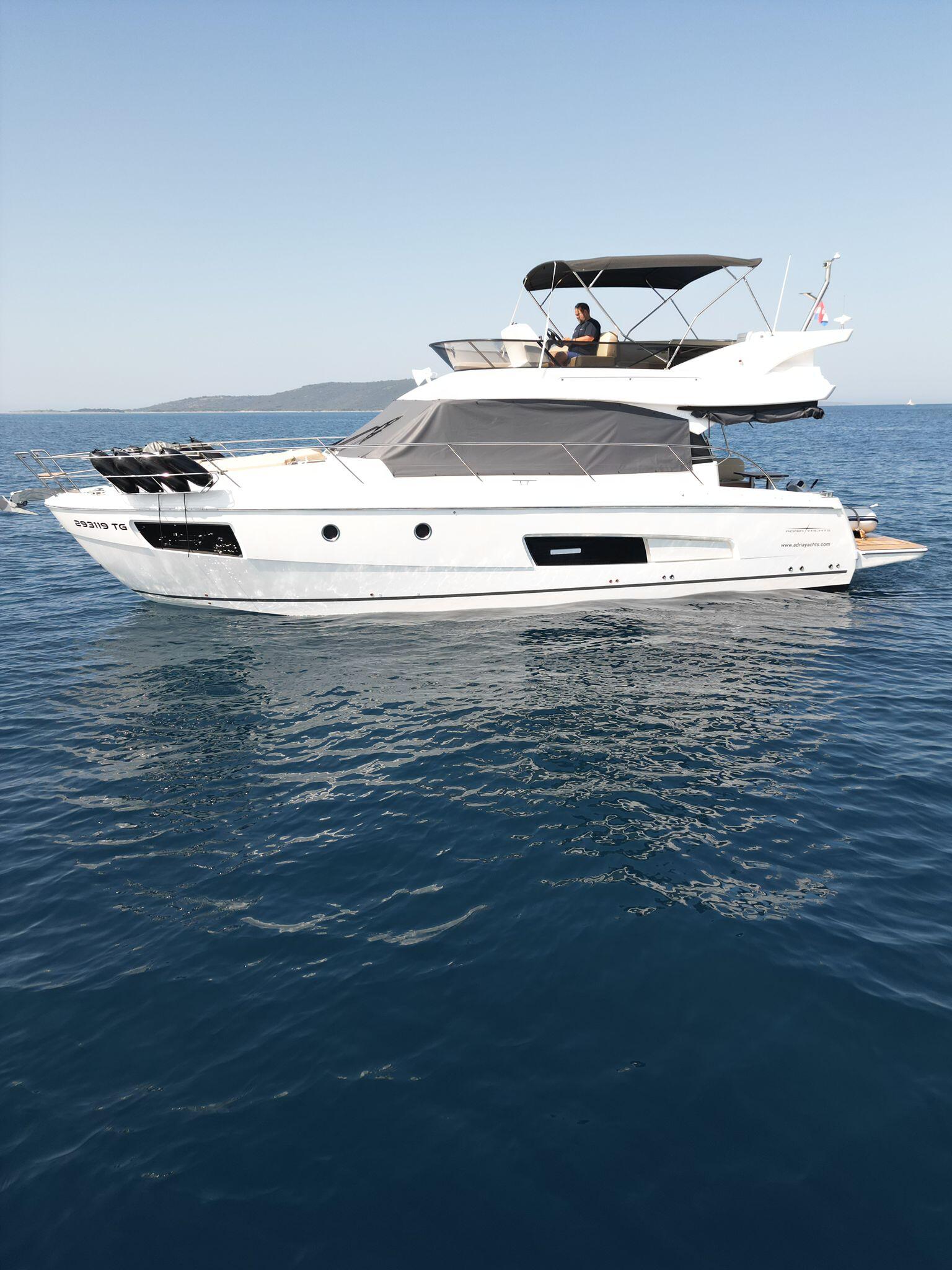 Motoryacht 