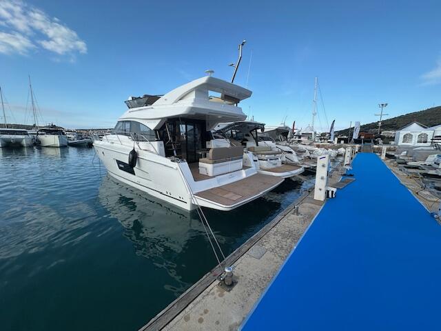 Motoryacht 