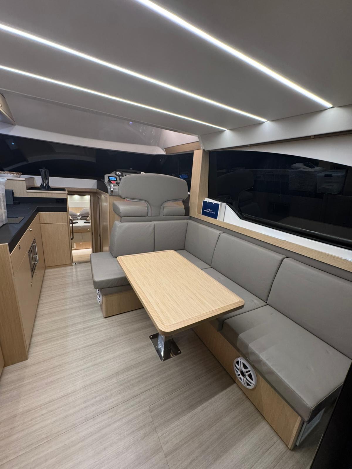 Motoryacht 