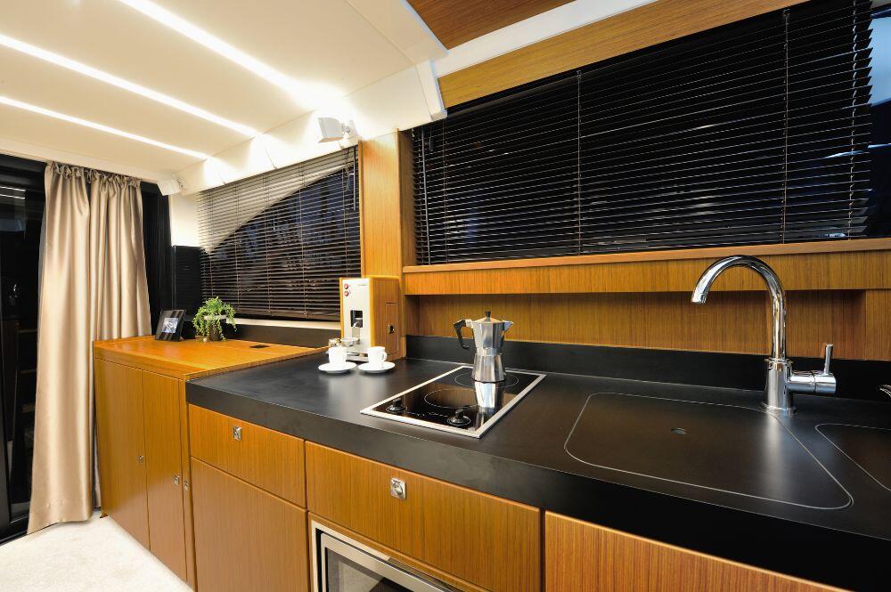 Motoryacht 