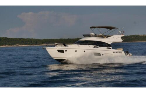 Motoryacht 