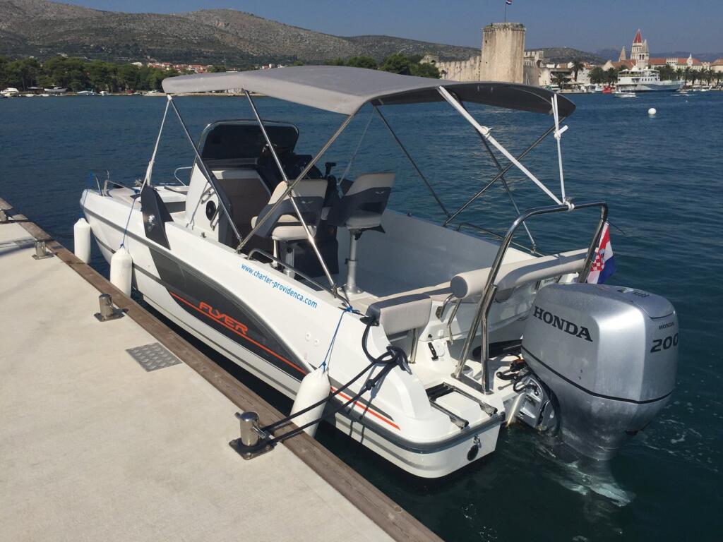 Motor boat 