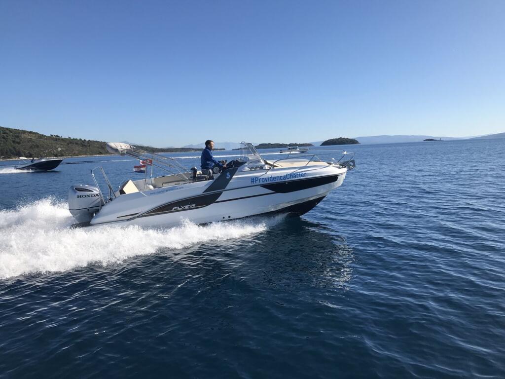 Motor boat 