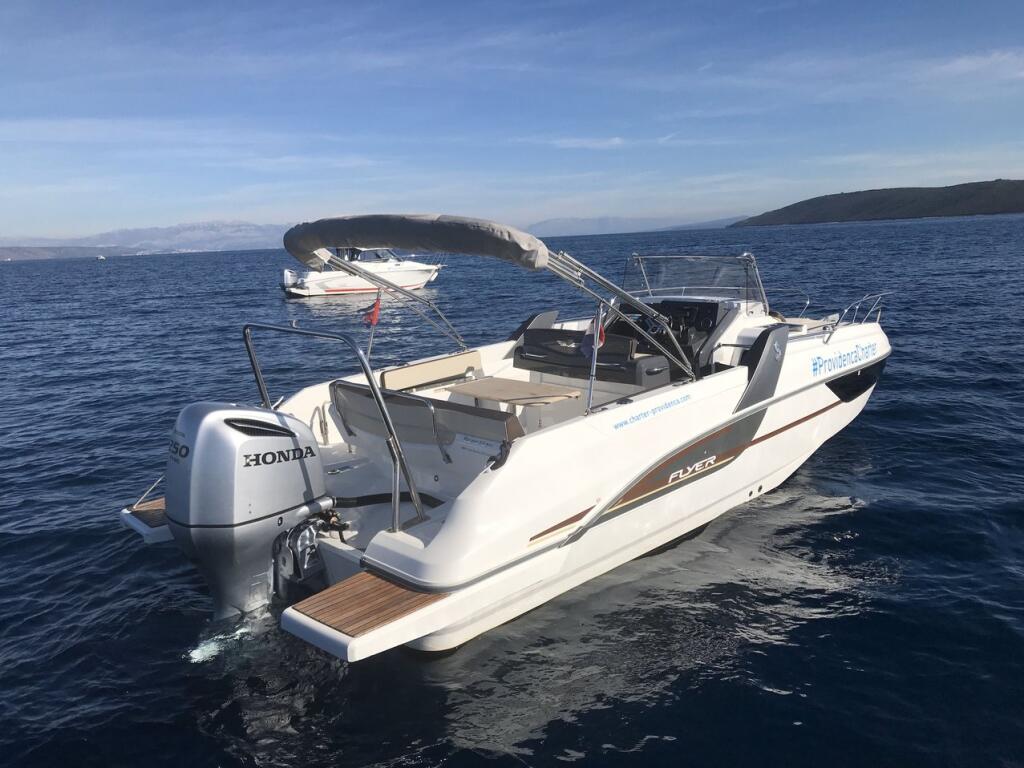 Motor boat 