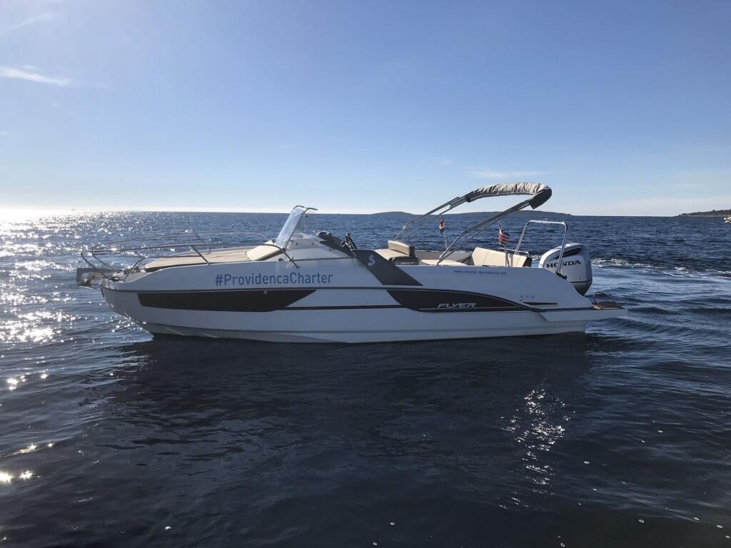 Motor boat 