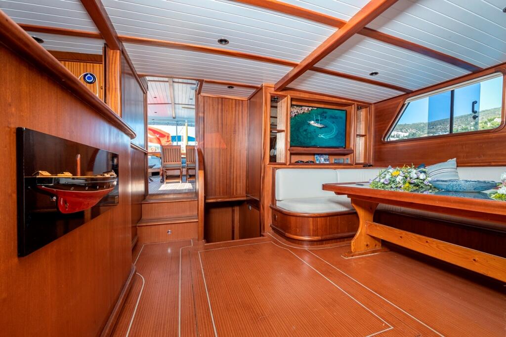 Gulet & Motorsailer 