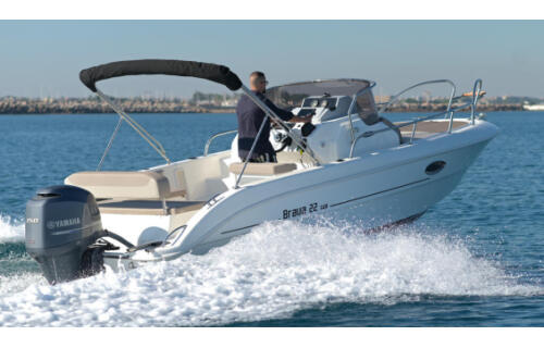 Motor boat 
