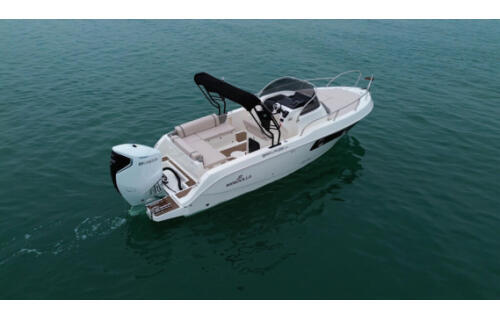 Motor boat 
