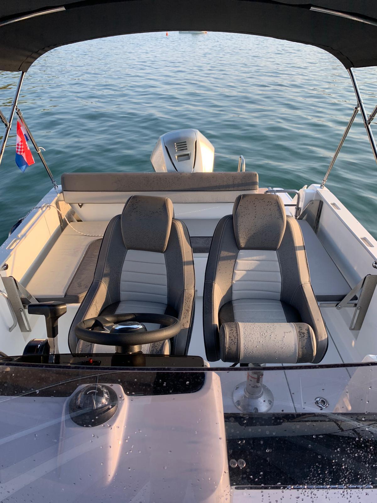 Motor boat 